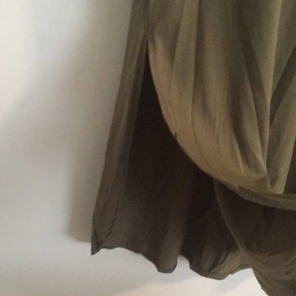 Relaxed Green T-Shirt Dress with Pockets - Picture 3 of 5